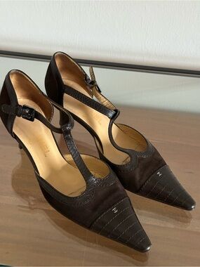 Vintage Chanel Vibram Y2K Chocolate Brown Suede Pointed Toe Kitten Heel Pumps